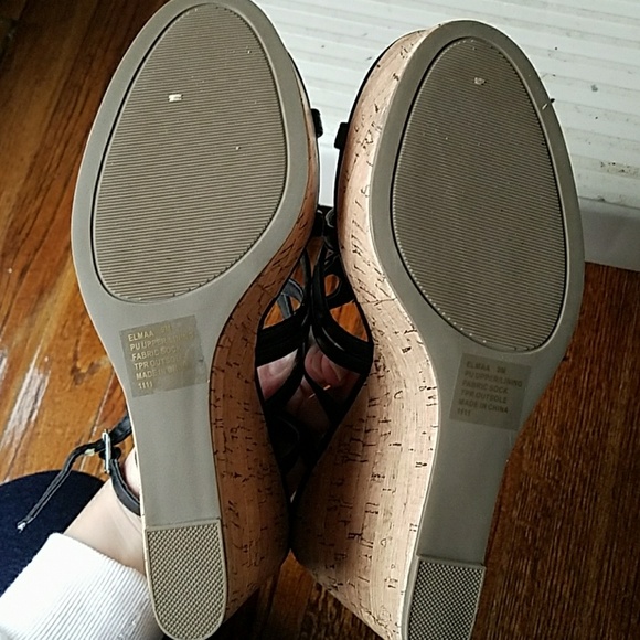 Madden Girl Wedges - Picture 4 of 5